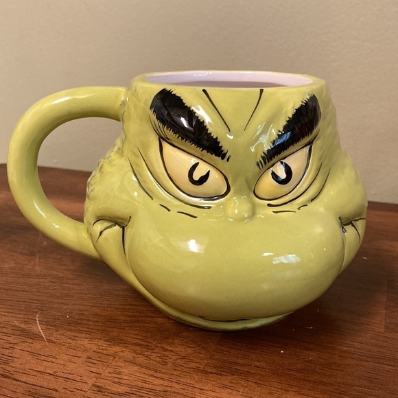 NEW DR. SEUSS GRINCH SCULPTED CERAMIC MUG - Picture 4 of 9